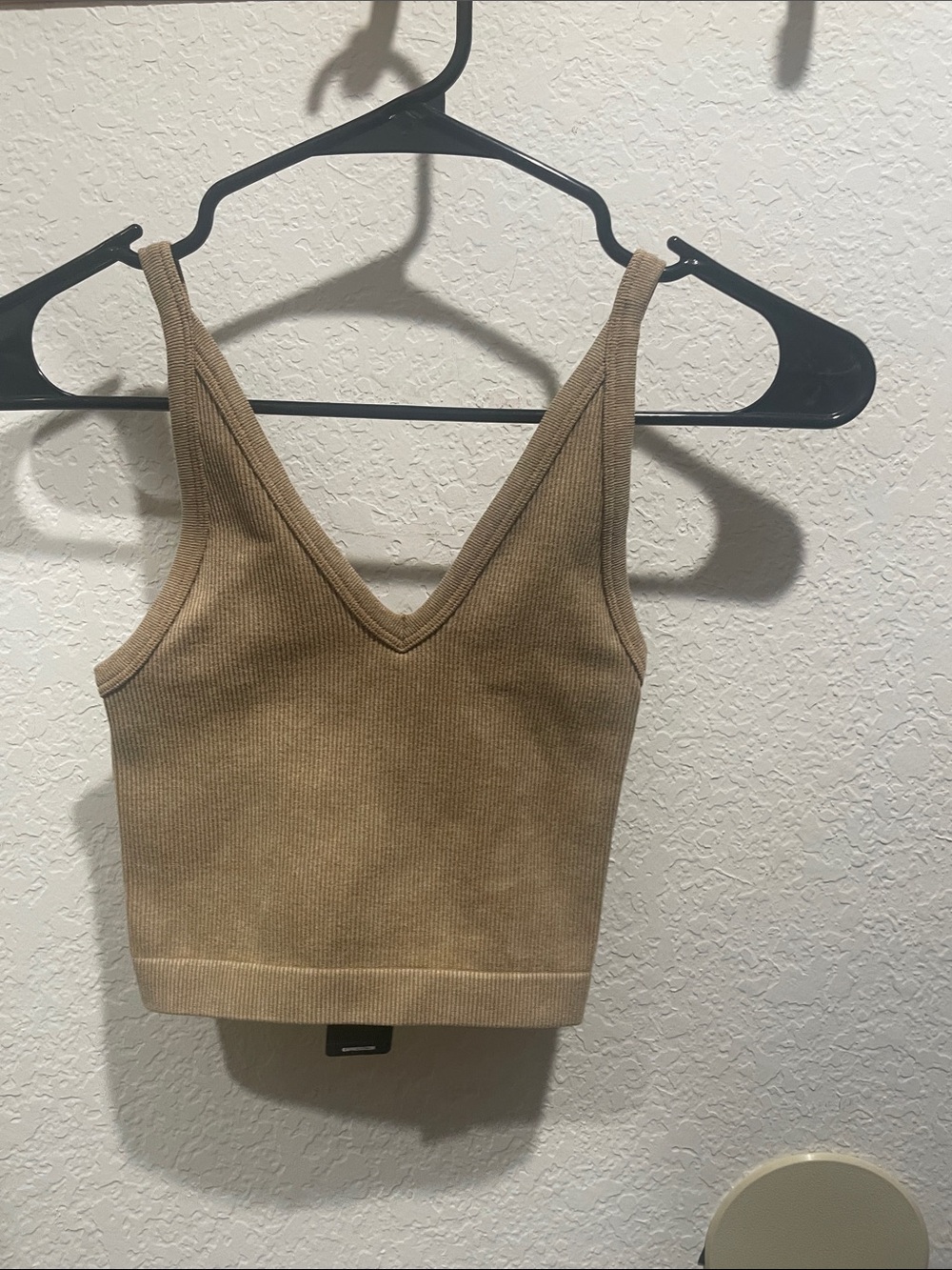 Express Ribbed V-Neck Cropped Tank Top - Tan